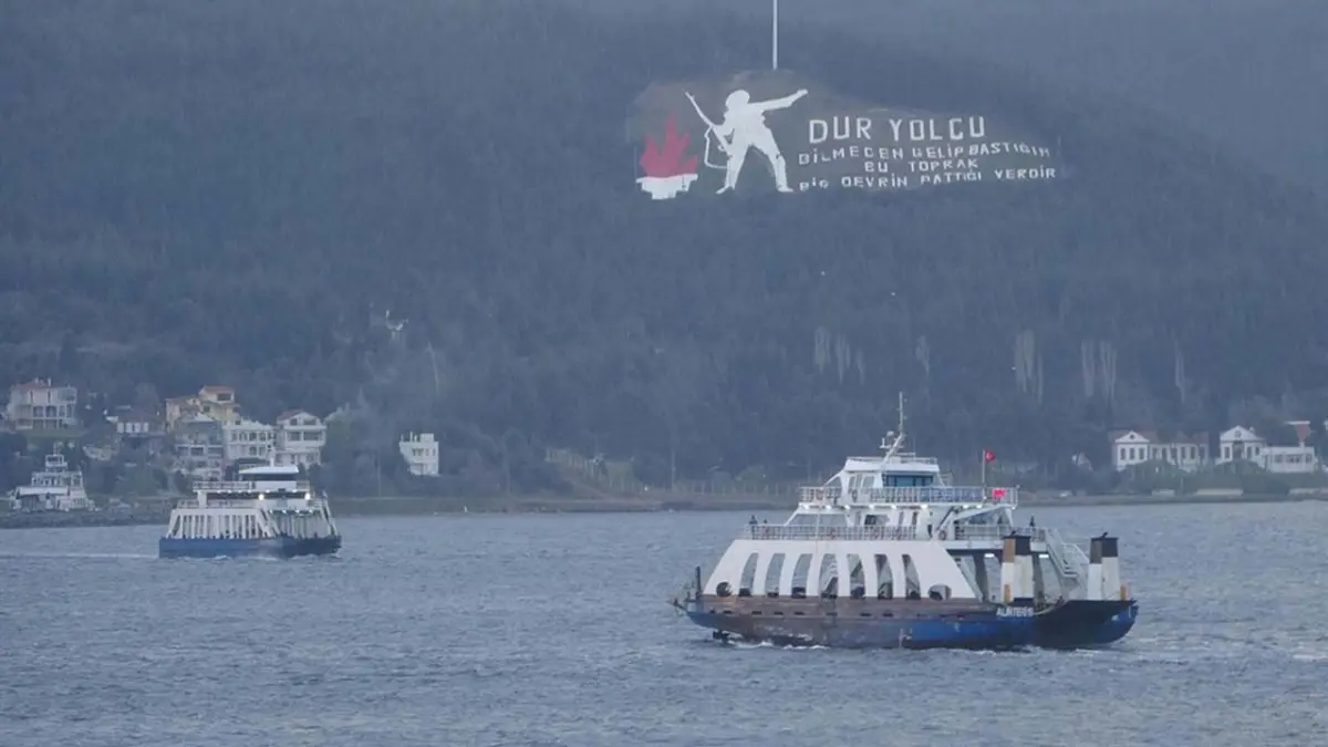 Bozcaada feribot seferlerine fırtına engeli haberinin görseli