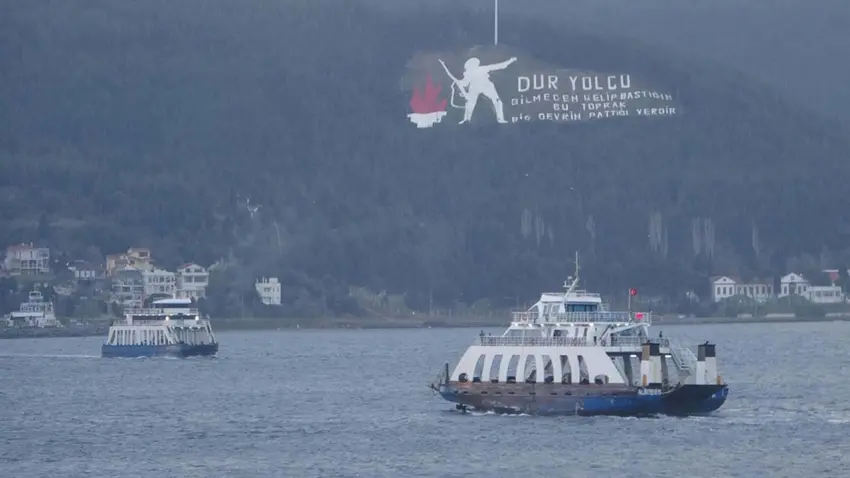 Bozcaada feribot seferlerine fırtına engeli