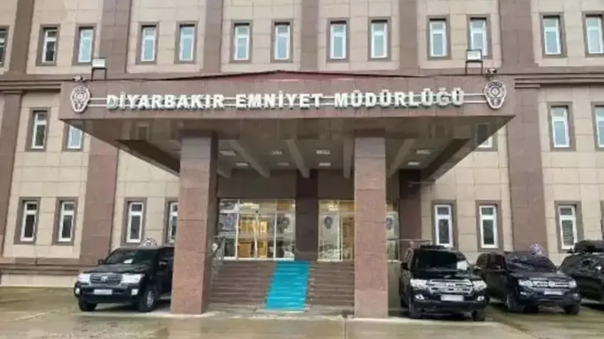 Diyarbakır Emniyet Müdürlüğü'ne EYP'li saldırı girişimi haberinin görseli