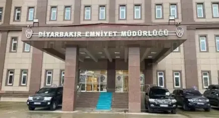 Diyarbakır Emniyet Müdürlüğü'ne EYP'li saldırı girişimi