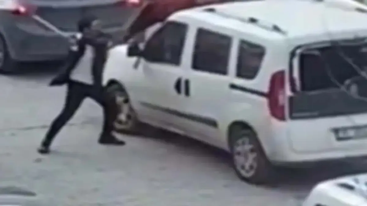 İzmir'de  sopalı yol kavgası haberinin görseli