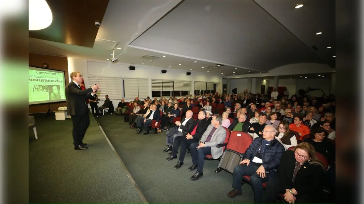 Karşıyaka’da Uğur Mumcu anıldı: Atatürk, Cumhuriyet ve demokrasi vurgusu haberinin görseli