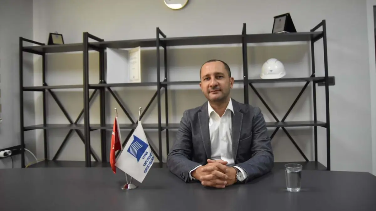 Yapı Denetim Kuruluşları Birliği İzmir Şube Başkanı Tayfun Gücenmez’den Kahraman’a yanıt:Münferiti genele yaymayın! haberinin görseli