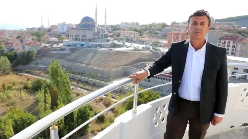 Yeniden Refah Partili Belediye Başkanı ihraç edildi