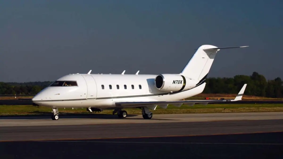 ABD’de özel jet faciası: 8 kişiyi taşıyan uçak pist başında düştü! haberinin görseli