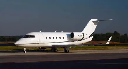 ABD’de özel jet faciası: 8 kişiyi taşıyan uçak pist başında düştü!