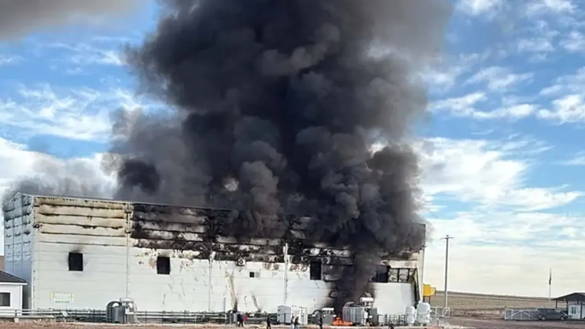 Enerji santralinde yangın alarmı haberinin görseli