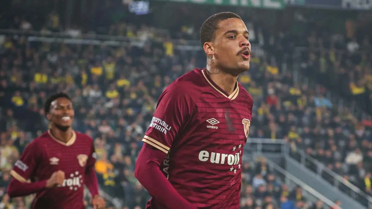 Göztepe’den müthiş direniş: Fenerbahçe’ye boyun eğmedi haberinin görseli