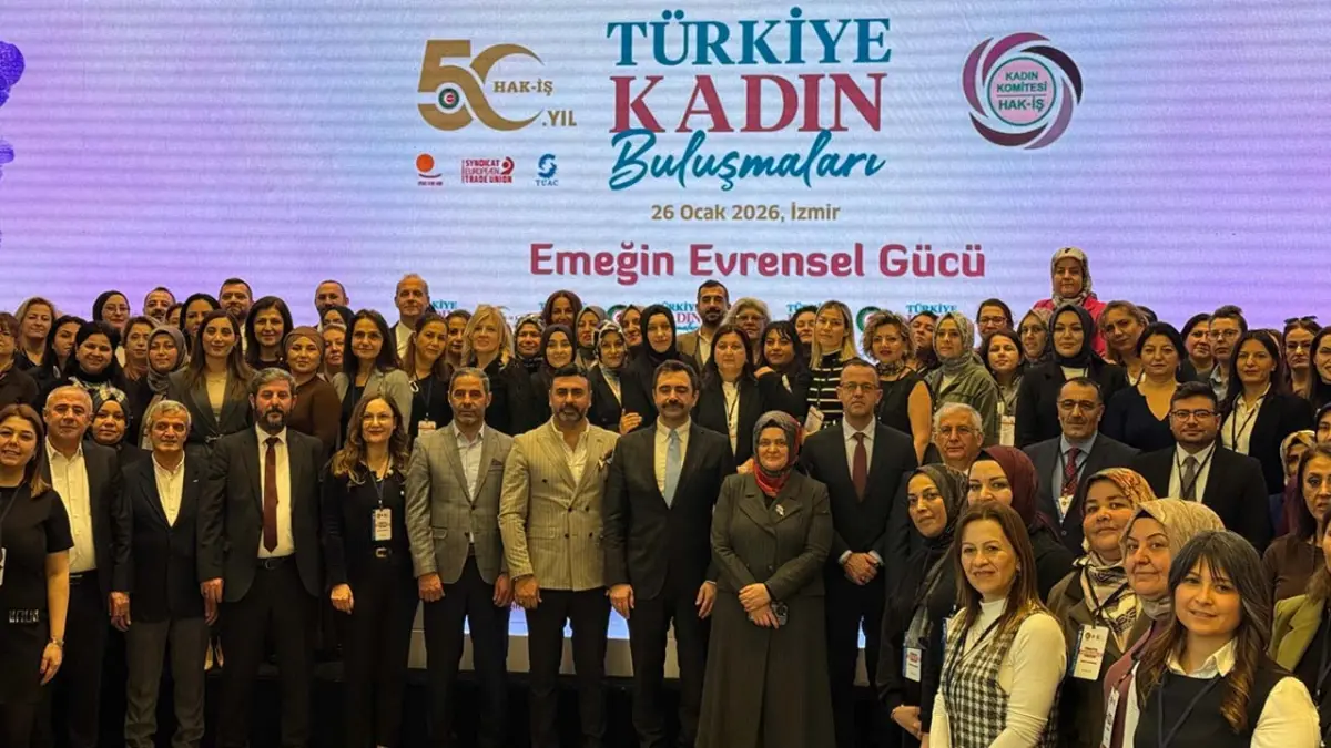 HAK-İŞ Türkiye Kadın Buluşmaları, İzmir’den başladı haberinin görseli