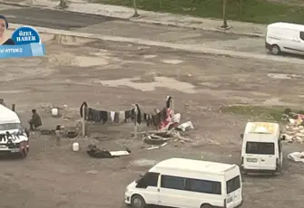 İzmir’in göbeğindeki sit alanında çamaşır kurutuyorlar
