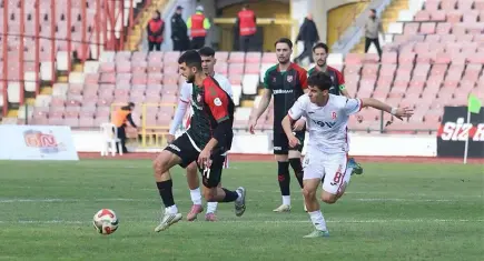 Karşıyaka tepetaklak: Zirve yarışında büyük darbe