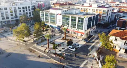 Menderes Belediyesi’nden ücretsiz müzikal