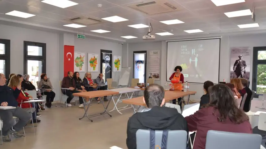 Üretici Pazarı’nda çocuklara tohum, ailelere sirke yapımı atölyesi