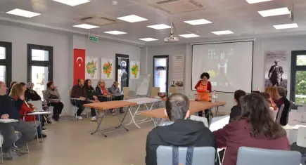 Üretici Pazarı’nda çocuklara tohum, ailelere sirke yapımı atölyesi