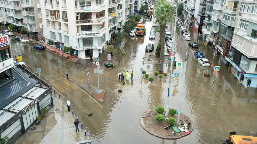 Uzmanlardan İzmir uyarısı: Plansız kentleşme felaketleri büyütüyor
