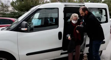 Balçova Belediyesi’nden hastalara ücretsiz ulaşım desteği