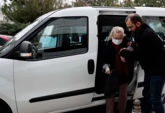 Balçova Belediyesi’nden hastalara ücretsiz ulaşım desteği