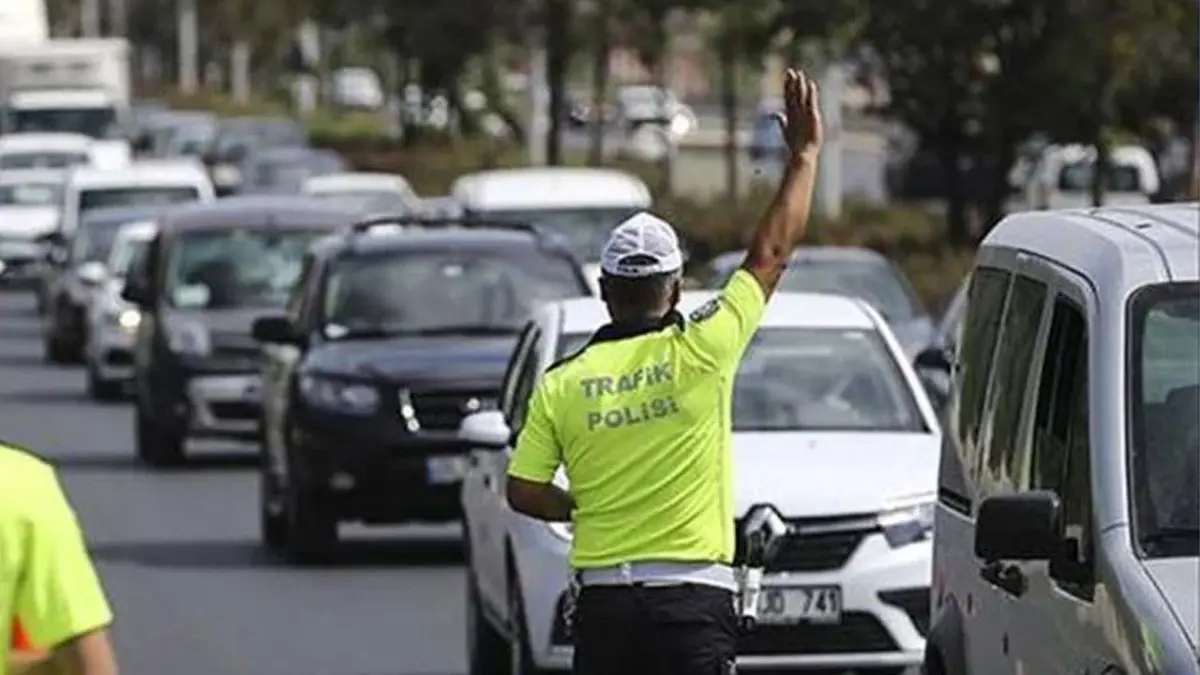 Bunu yapan yandı: Ehliyetine 19 yıl el konuldu, aracı trafikten men edildi haberinin görseli