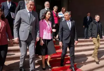 DEM Parti heyetinden Özgür Özel’e kritik ziyaret