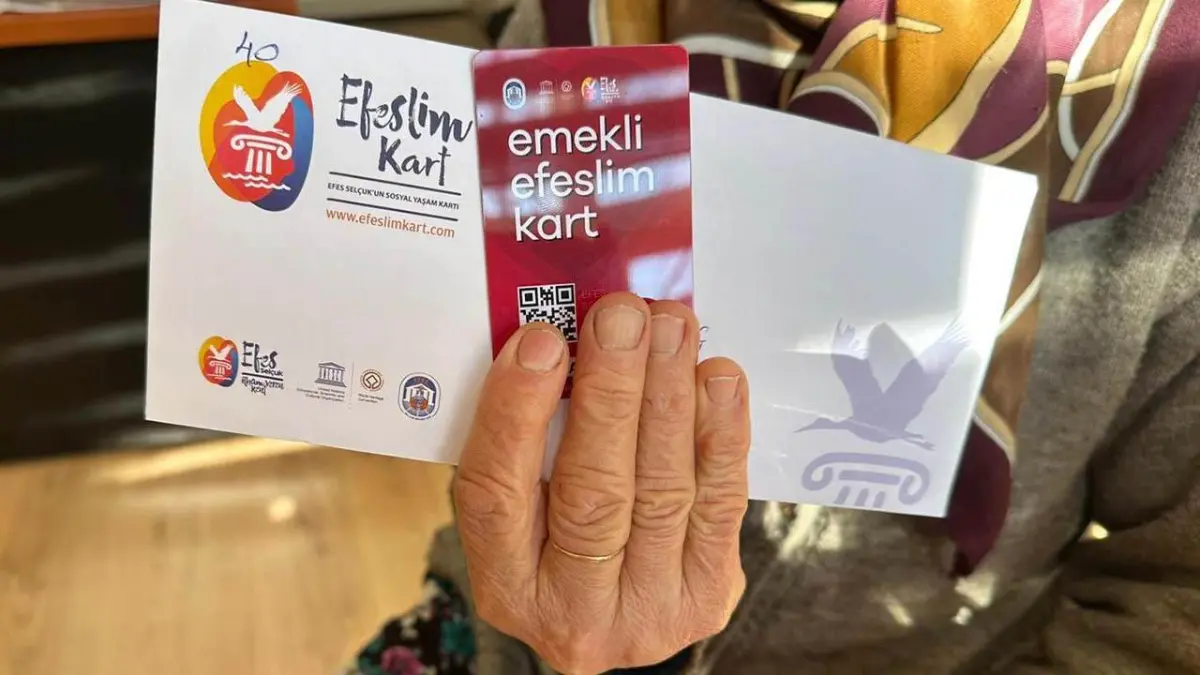 Efeslim Kart emeklilerin yanında haberinin görseli
