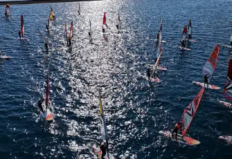 Foça’nın rüzgarı spor ve turizme güç katıyor