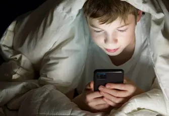 Fransa hükümeti düğmeye bastı: 15 yaş altına sosyal medya yasağı