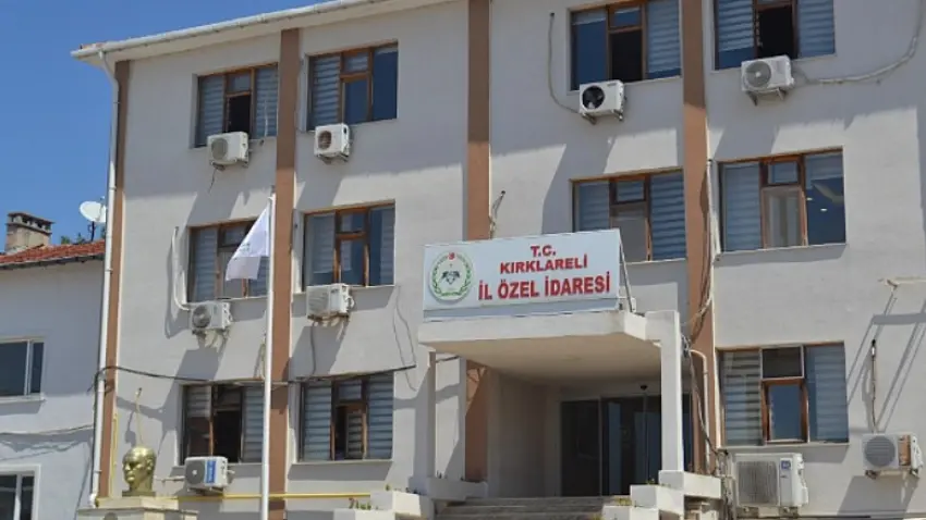 Kamu kurumuna yapılan ziyareti gizlice fotoğraflayıp basına verdi!  haberinin görseli