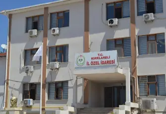 Kamu kurumuna yapılan ziyareti gizlice fotoğraflayıp basına verdi! 