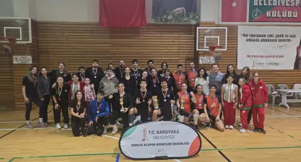 Karşıyaka’da voleybol turnuvası büyük ilgi gördü