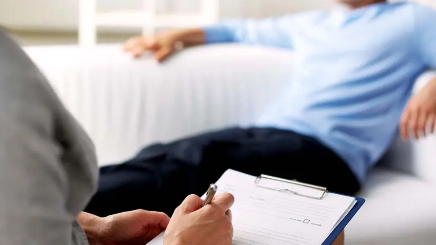 Türkiye Psikiyatri Derneği uyardı: Psikiyatrik tedavilerde sınır ihlalleri tehlikeli haberinin görseli