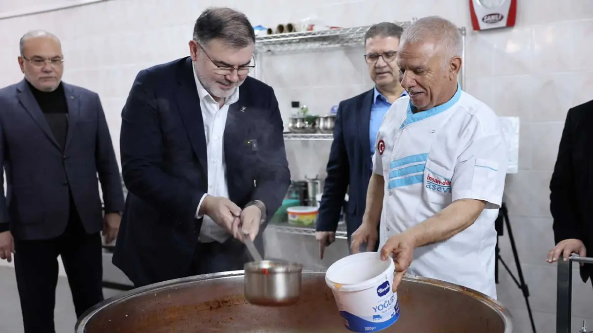 AK Parti İzmir İl Başkanı Saygılı’dan İNSANDER’e destek  haberinin görseli