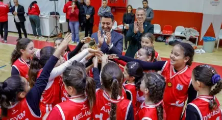 Bayraklı’da yarıyıl tatili sporla geçiyor