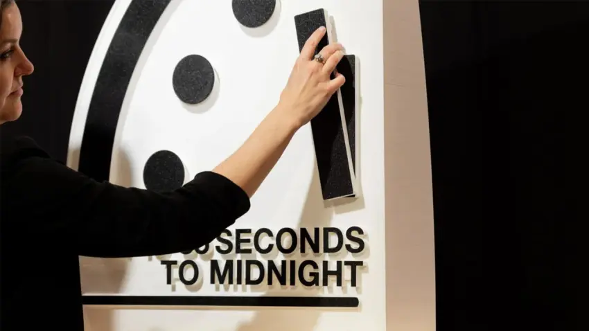 Bilim insanları uyardı! Kıyamet Saati yeniden ayarlandı: Gece yarısına 85 saniye kaldı haberinin görseli