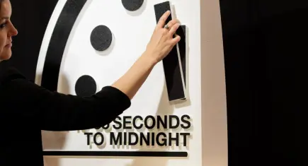 Bilim insanları uyardı! Kıyamet Saati yeniden ayarlandı: Gece yarısına 85 saniye kaldı