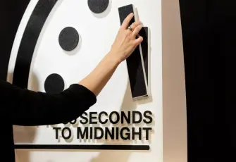 Bilim insanları uyardı! Kıyamet Saati yeniden ayarlandı: Gece yarısına 85 saniye kaldı