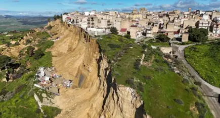 Harry Kasırgası Sicilya'yı vurdu: 4 kilometrelik yamaç çöktü, 1,5 milyar euro zarar