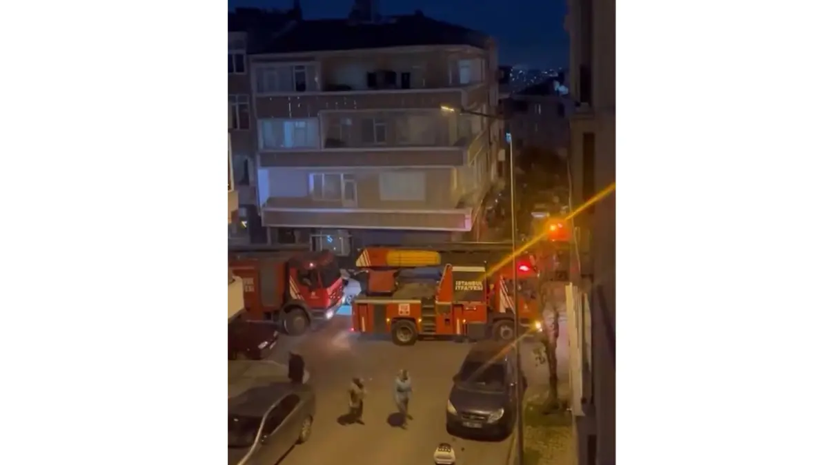 İstanbul’da binanın önüne el yapımı patlayıcı bırakıldı haberinin görseli