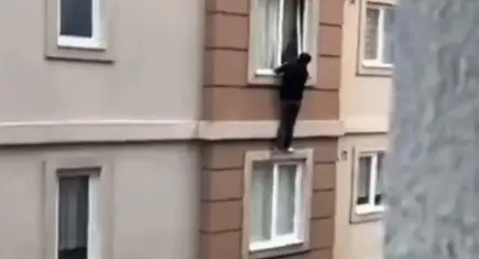 İstanbul’da korku dolu anlar: Ailesi eve gelince panikleyen genç çift camdan atladı 