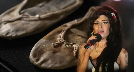 Amy Winehouse’un kanlı bale pabuçları Ankara’da: Yarım milyon sterline alıcı buldu