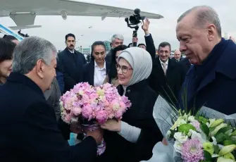Cumhurbaşkanı Erdoğan, Özbekistan Cumhurbaşkanı Mirziyoyev'i resmi törenle karşıladı