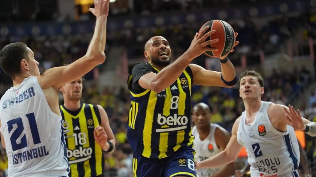 EuroLeague’de Türk derbisi: Fenerbahçe, Anadolu Efes’i 79-62 mağlup etti  haberinin görseli