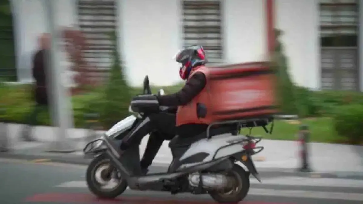 Kuryeler için yeni dönem:Taşımacılıkta yaş sınırı 69’a çıkarıldı haberinin görseli