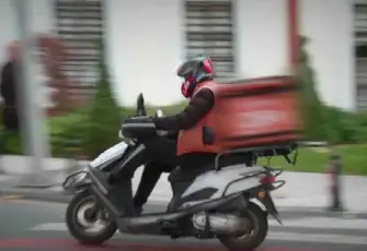 Kuryeler için yeni dönem:Taşımacılıkta yaş sınırı 69’a çıkarıldı