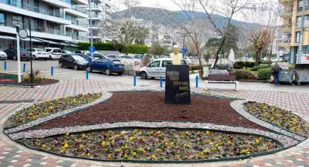 Narlıdere Belediyesi, ilçeyi estetik bir görünüme kavuşturuyor