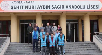 Tatilde okullara renk geldi: 20 yükümlü 13. okulu boyadı!