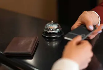 TİHEK "Cinsiyet Ayrımcılığı" dedi: Otelin müşteri seçme hakkı savunması geçersiz sayıldı