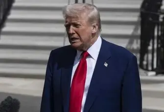 Trump: Powell, ABD'ye yılda yüzlerce milyar dolara mal oluyor