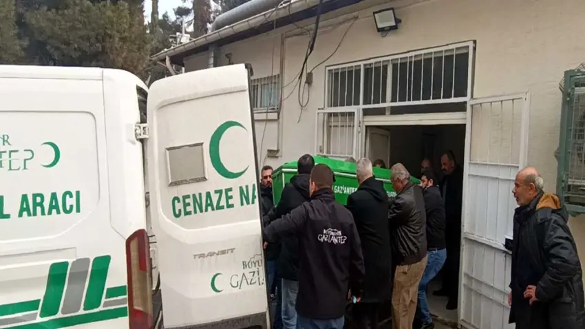 Yeni aldıkları otomobil mezarları oldu: 3 kardeş aynı kazada can verdi! haberinin görseli