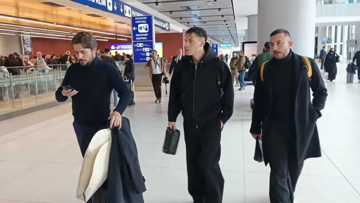 Beşiktaş'ın yeni orta sahası İstanbul'a geldi haberinin görseli