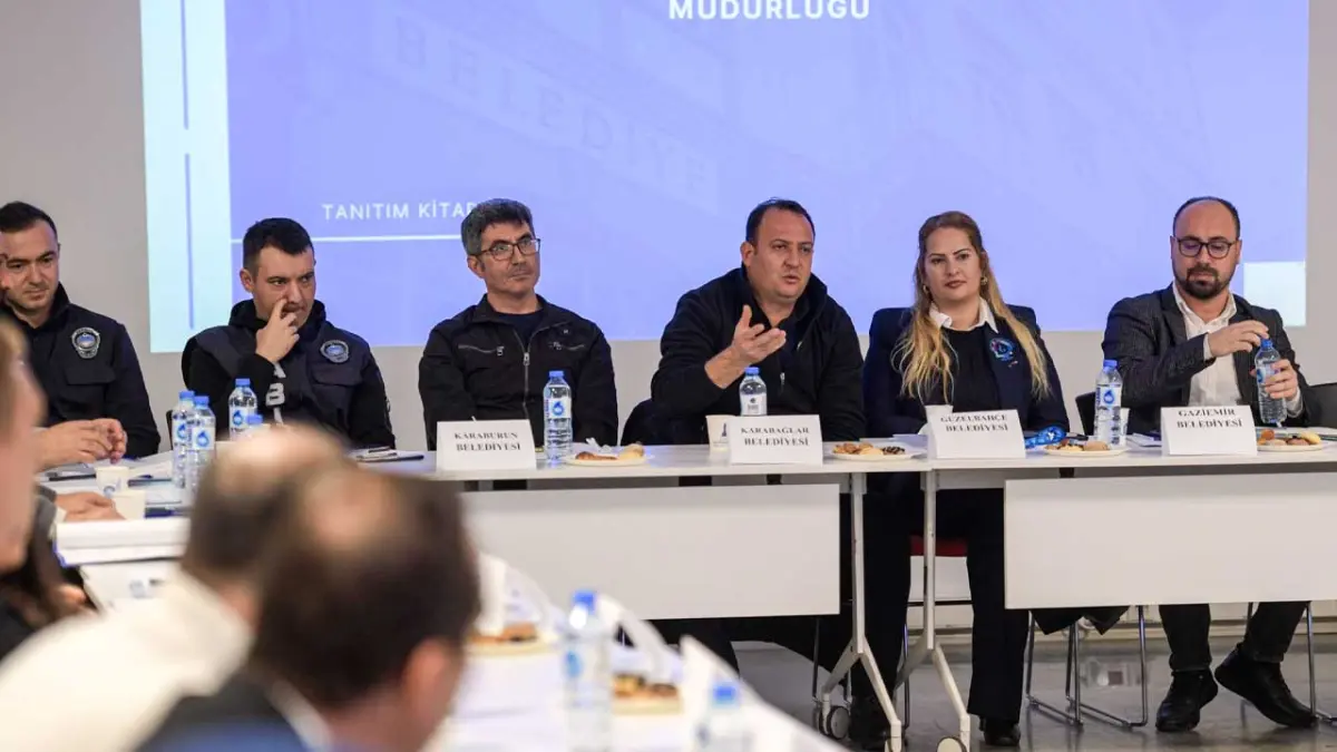 İzmir esnafına dijital destek ve ruhsat kolaylığı geliyor haberinin görseli